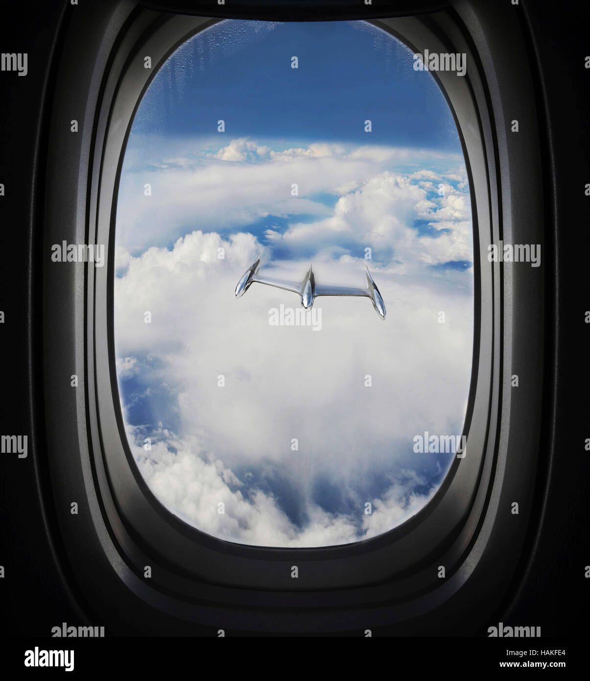 Ansicht der Annäherung an UFO aus Flugzeugfenster Stockfoto