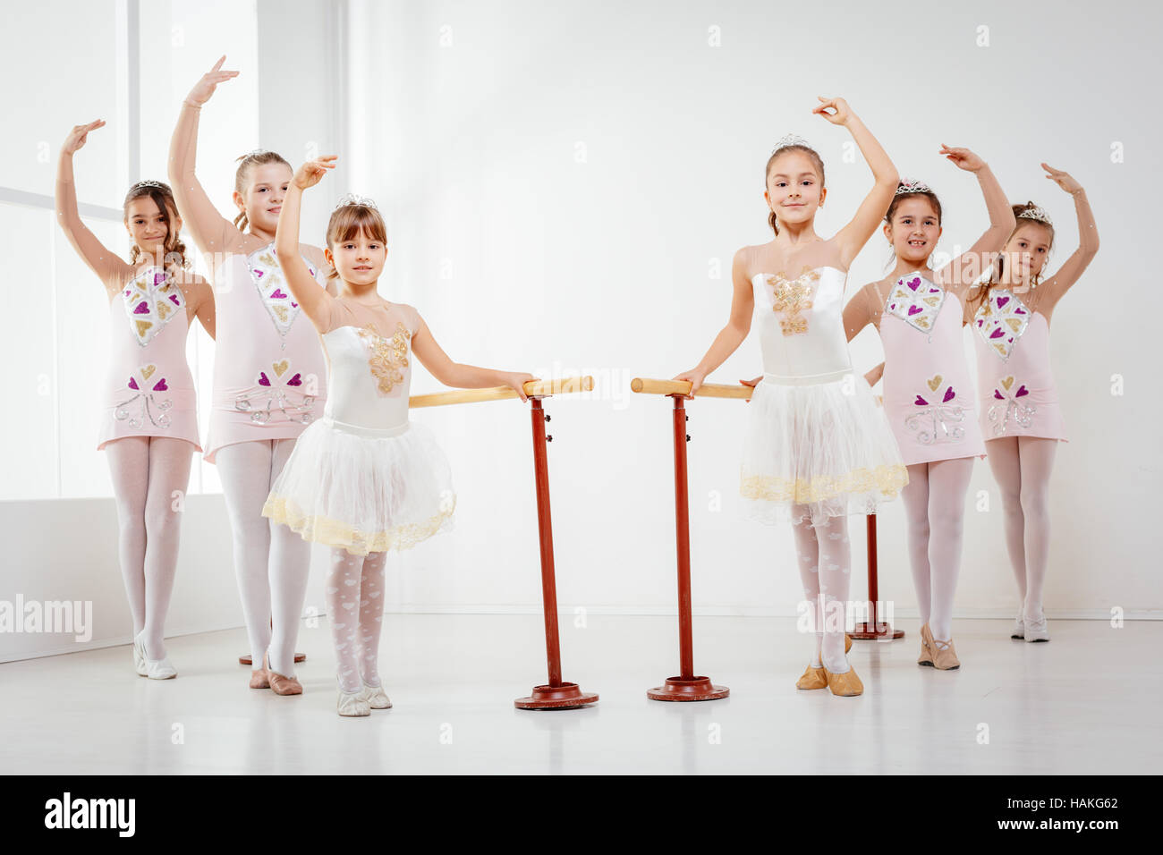 Little Ballerina Posing Ballet Barre Stockfotos Und Bilder Kaufen Alamy