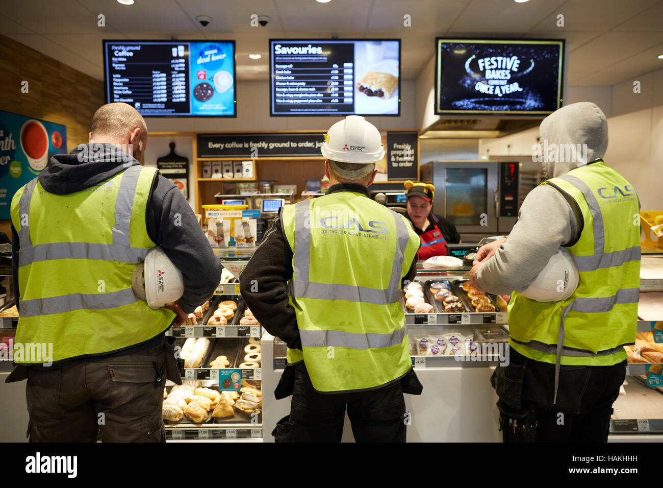 Bäckerei Manchester Greggs speichern innen Deansgate Kuchen Torten pastöse Abendessen viel mitnehmen, die Geschäfte Shopper Store Einzelhandel Händler Einzelhandel ret Stockfoto