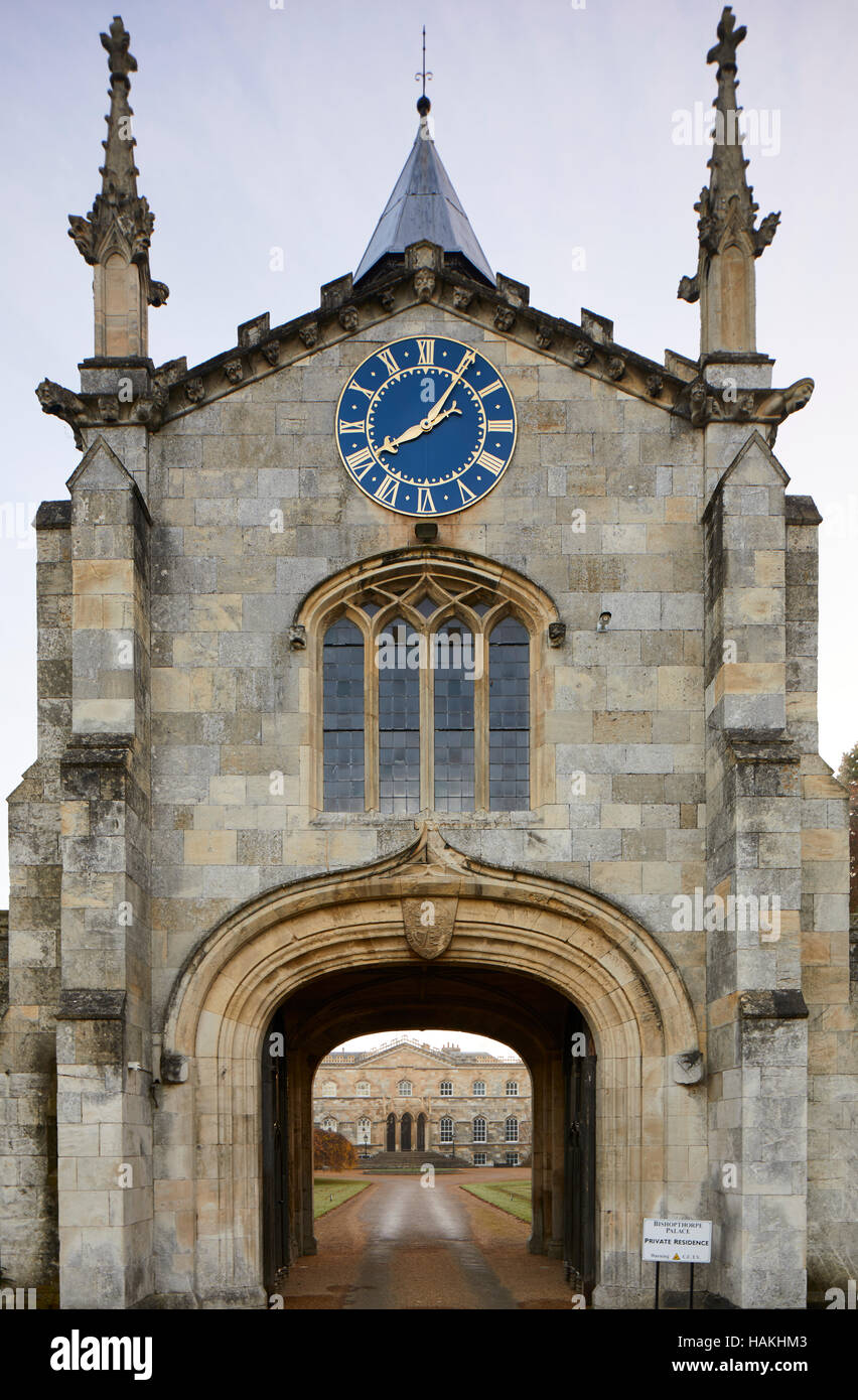 Bishopthorpe Palace Herrenhaus historisches Haus York Yorkshire Tore Qualität deluxe schicke gut Hallo Oberklasse-Reich Geld Reichtum vermögende Wahrzeichen pal Stockfoto