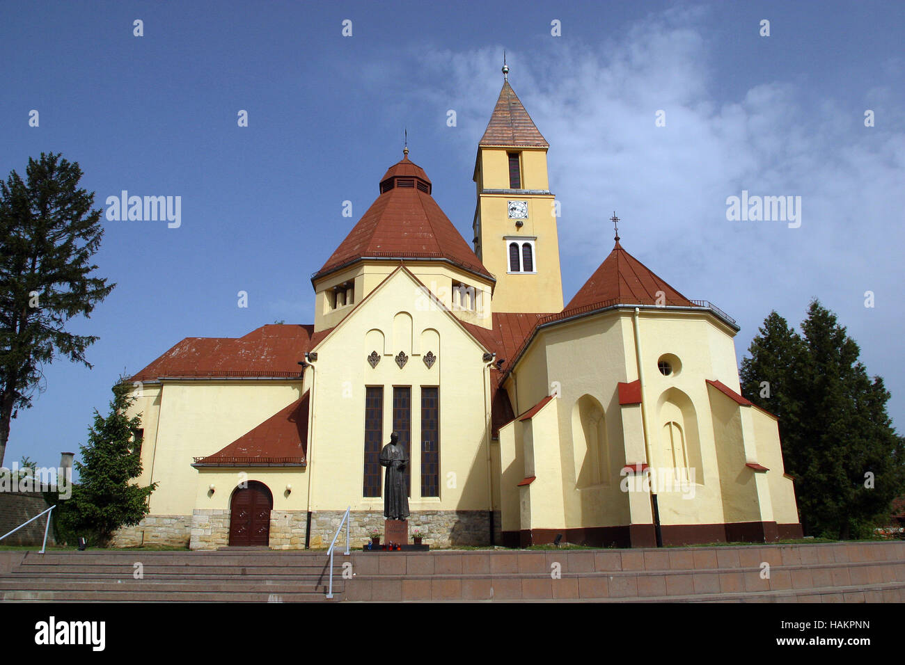 Pfarrkirche der Heiligen Dreifaltigkeit in Krasic, Kroatien Stockfoto