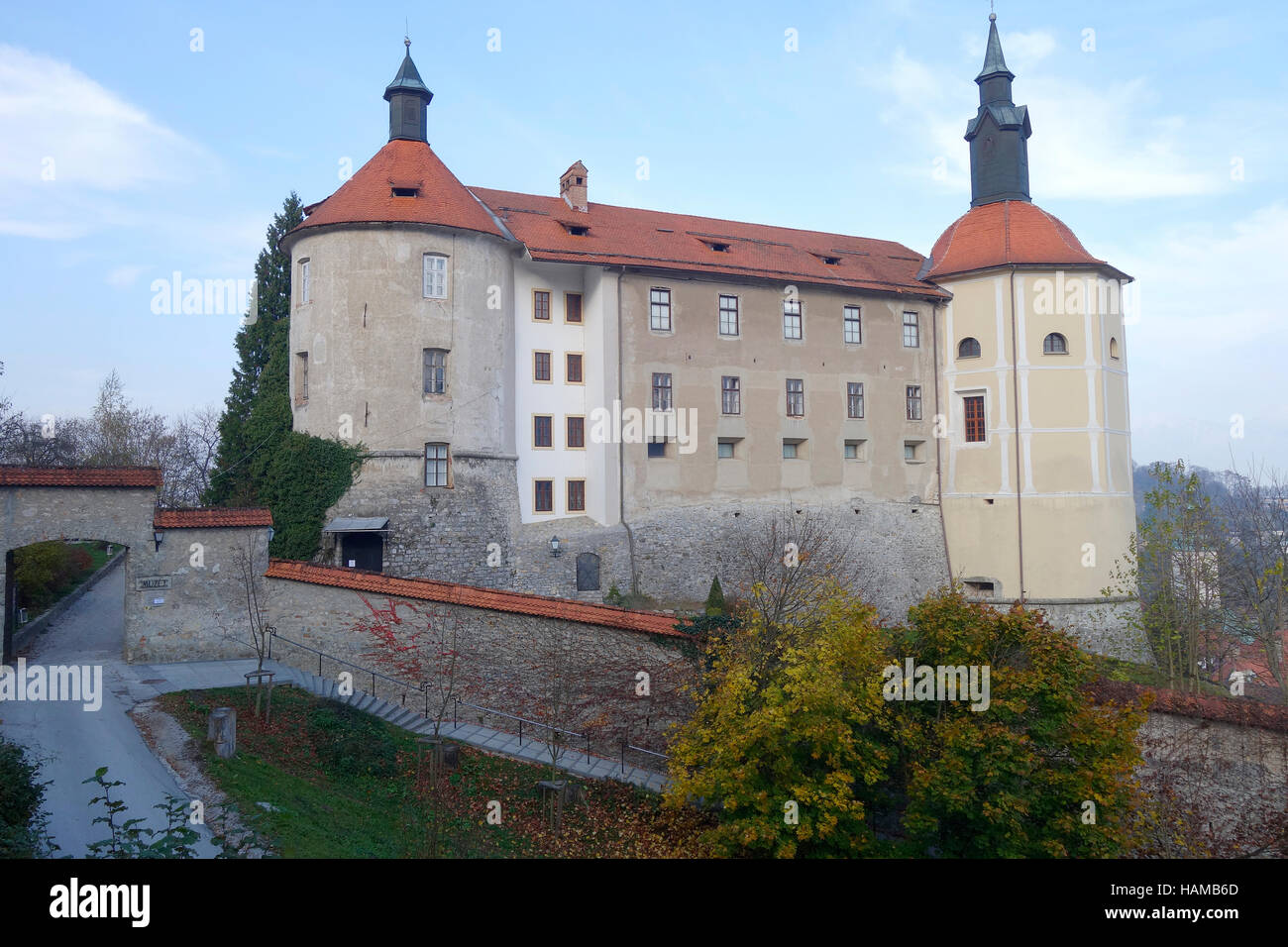 Mittelalterliche Burg von Skofja Loka, Slowenien. Stockfoto
