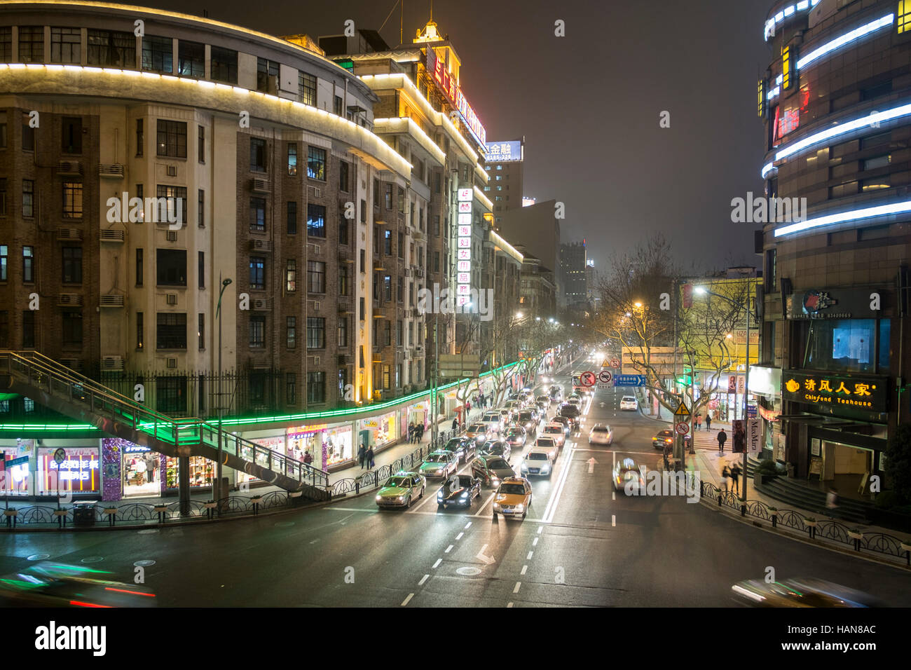 Huaihai Road bei Nacht Shanghai China Stockfoto