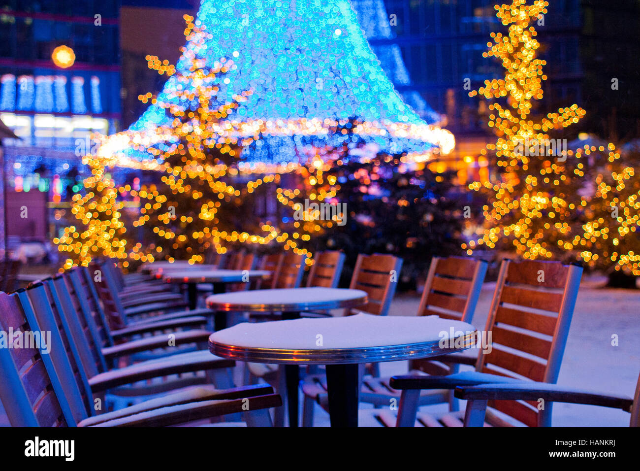 Berlin, Deutschland - 16. Dezember 2010: Weihnachtsschmuck im Sony Center Stockfoto