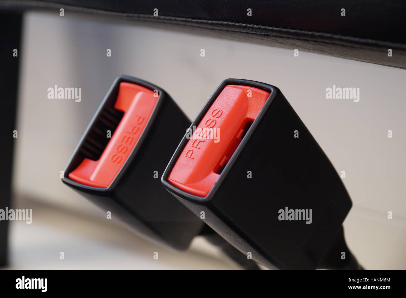 Sicherheitsgurt im Auto mit Stoffsitze Stockfoto