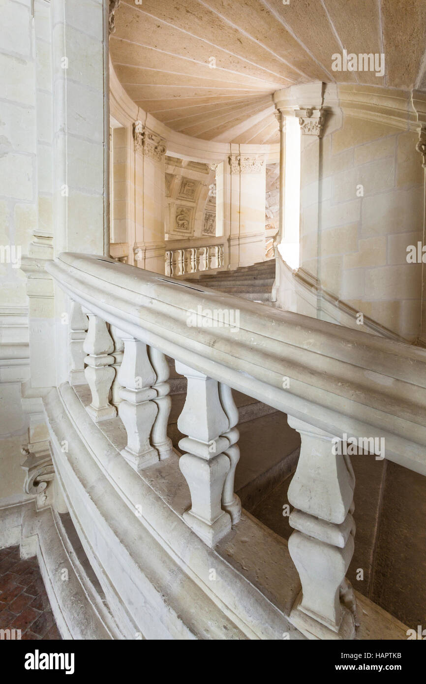 Die berühmten DoppelhelixTreppe im Inneren Schloss Chambord