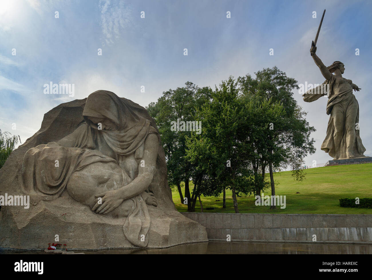 Platz der Trauer mit Skulptur die Mutter Kummer. Memorial Komplex Mamajew Kurgan. Volgograd, Russland Stockfoto