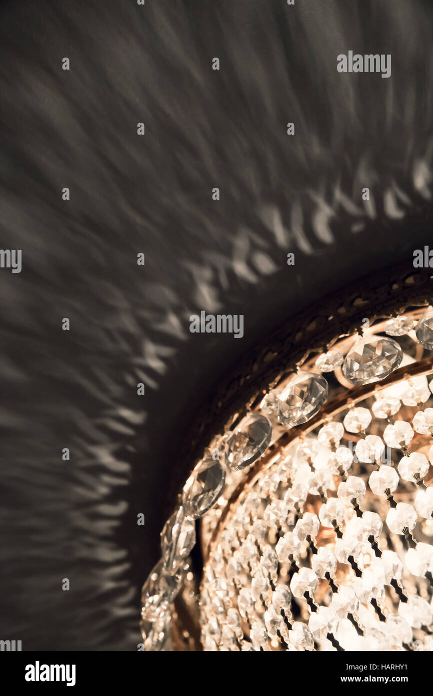 Kristall-Glas-Design-Elemente, Runde Retro-Kronleuchter fragment Stockfoto