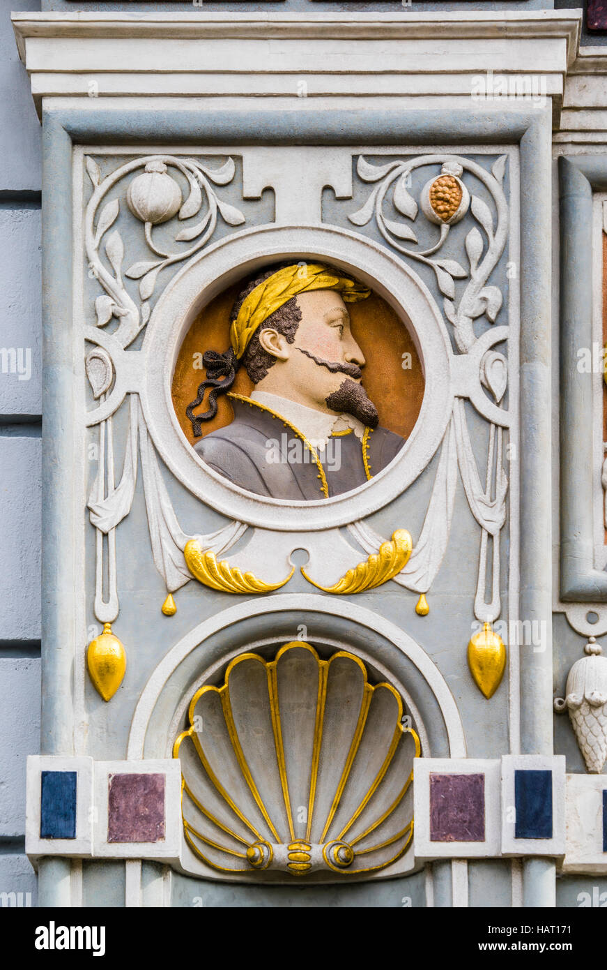 Polen, Pommern, Gdansk (Danzig), Medaillon-Büste von König von Polen Sigismund II Vasa auf dem Portal der Artushof Stockfoto