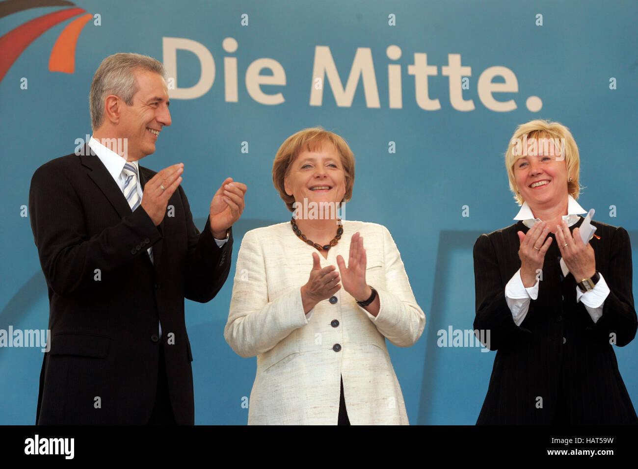 Bundeskanzlerin Angela Merkel bei einem Besuch in Dresden, auf der linken Ministerpräsident Stanislaw Tillich Stockfoto