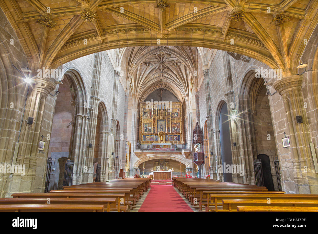 AVILA, Spanien, APRIL - 19, 2016: Das Schiff der Real Monasterio de Santo Tomas. Stockfoto