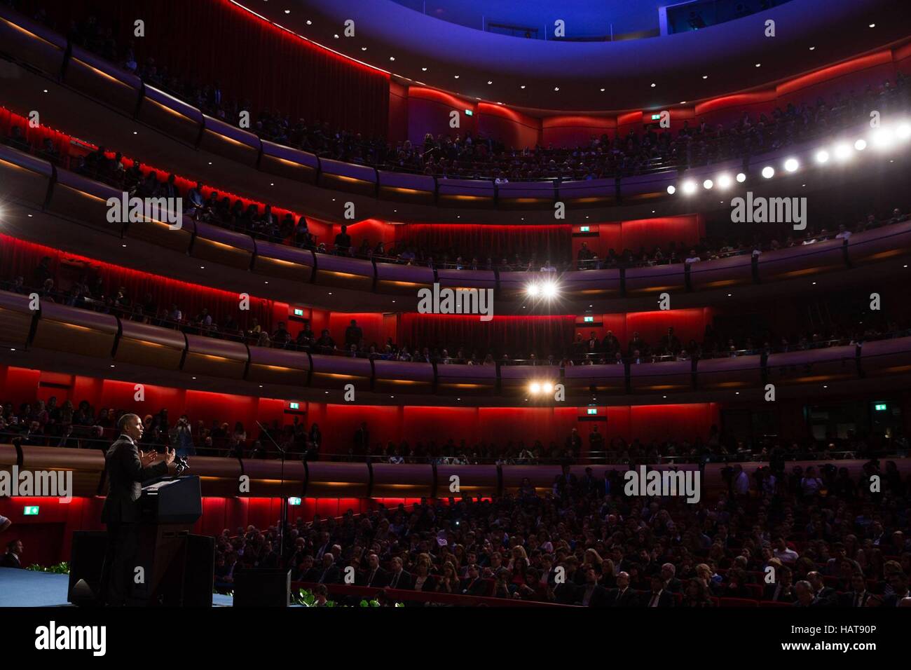 US-Präsident Barack Obama hält eine Rede an die Stavros Niarchos Foundation Cultural Center 16. November 2016 in Athen, Griechenland. Stockfoto