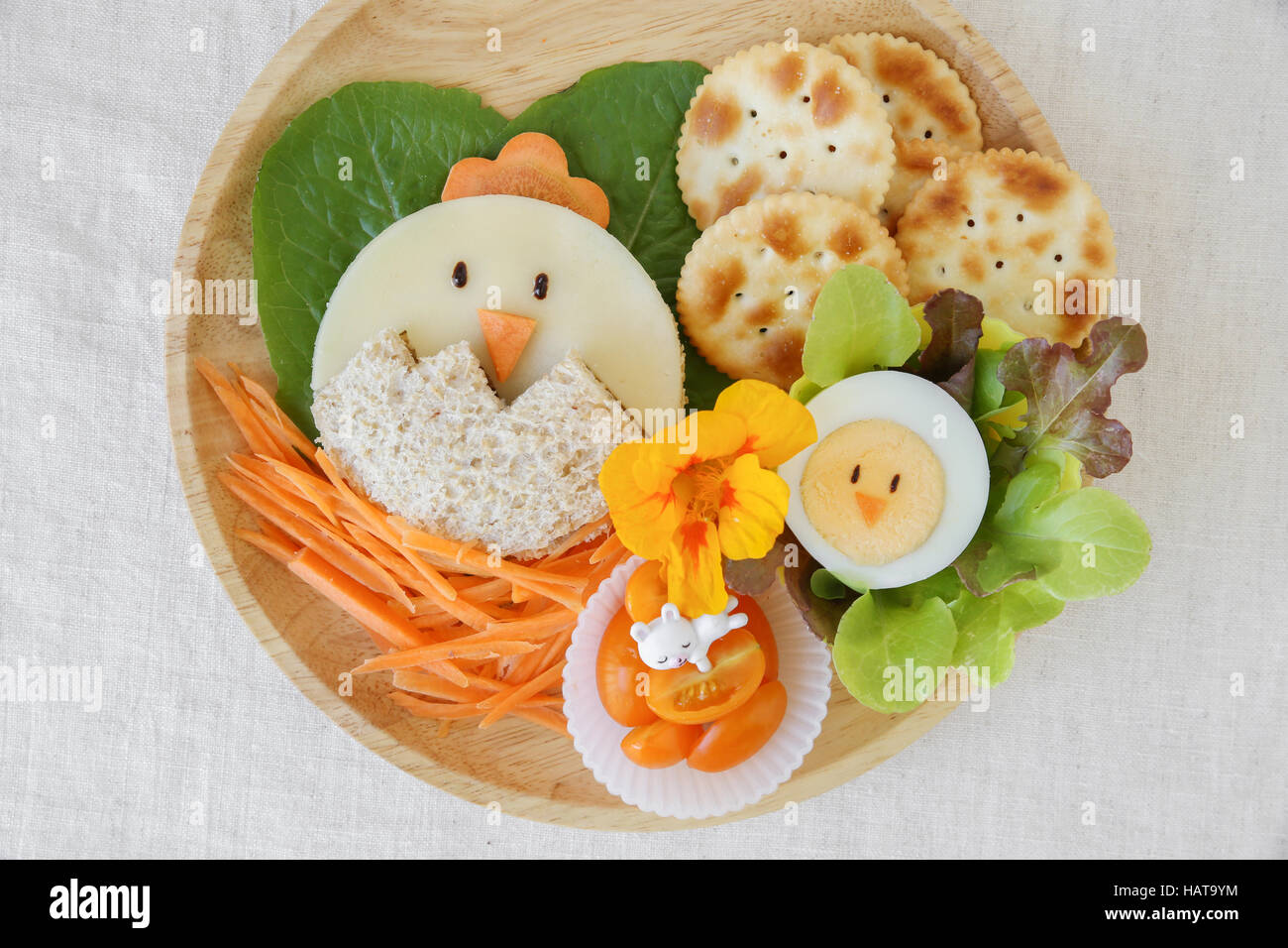 Oster-Küken-Mittagessen, lustige Essen Kunst für Kinder Stockfoto