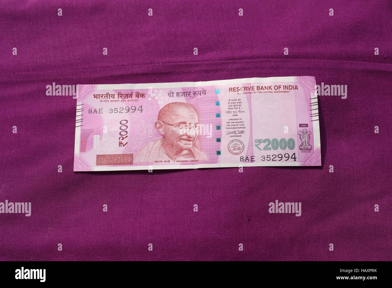Verboten, alten 500 & 1000 Rupien Noten & gestarteten 500 und 2000 Rupien neue Notiz Stockfoto