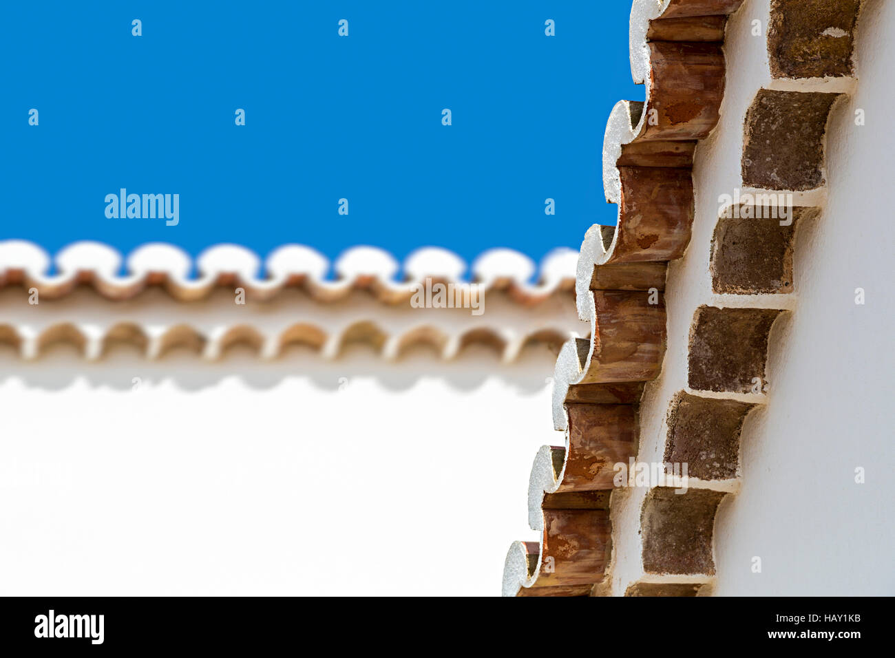 Muster der Fliesen auf Dach, Vila Do Bispo, Algarve, Portugal Stockfoto