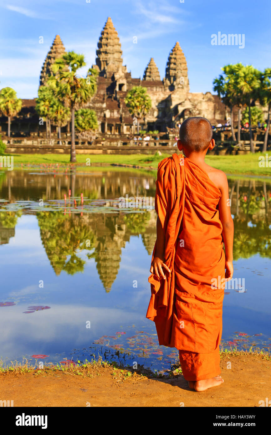 Young-buddhistischer Mönch im Tempel von Angkor Wat in Siem Reap, Kambodscha Stockfoto