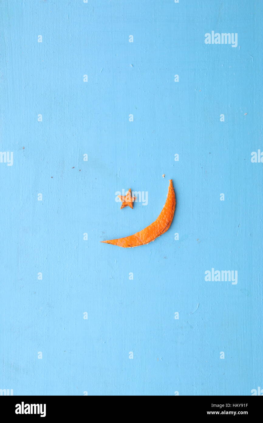 Halbmond und Stern für Ramadan. Kreative Idee. Stockfoto