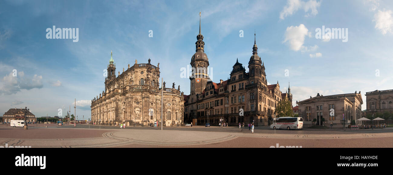 Dresden Theaterplatz Mit Italienischen Dorf Kathedrale