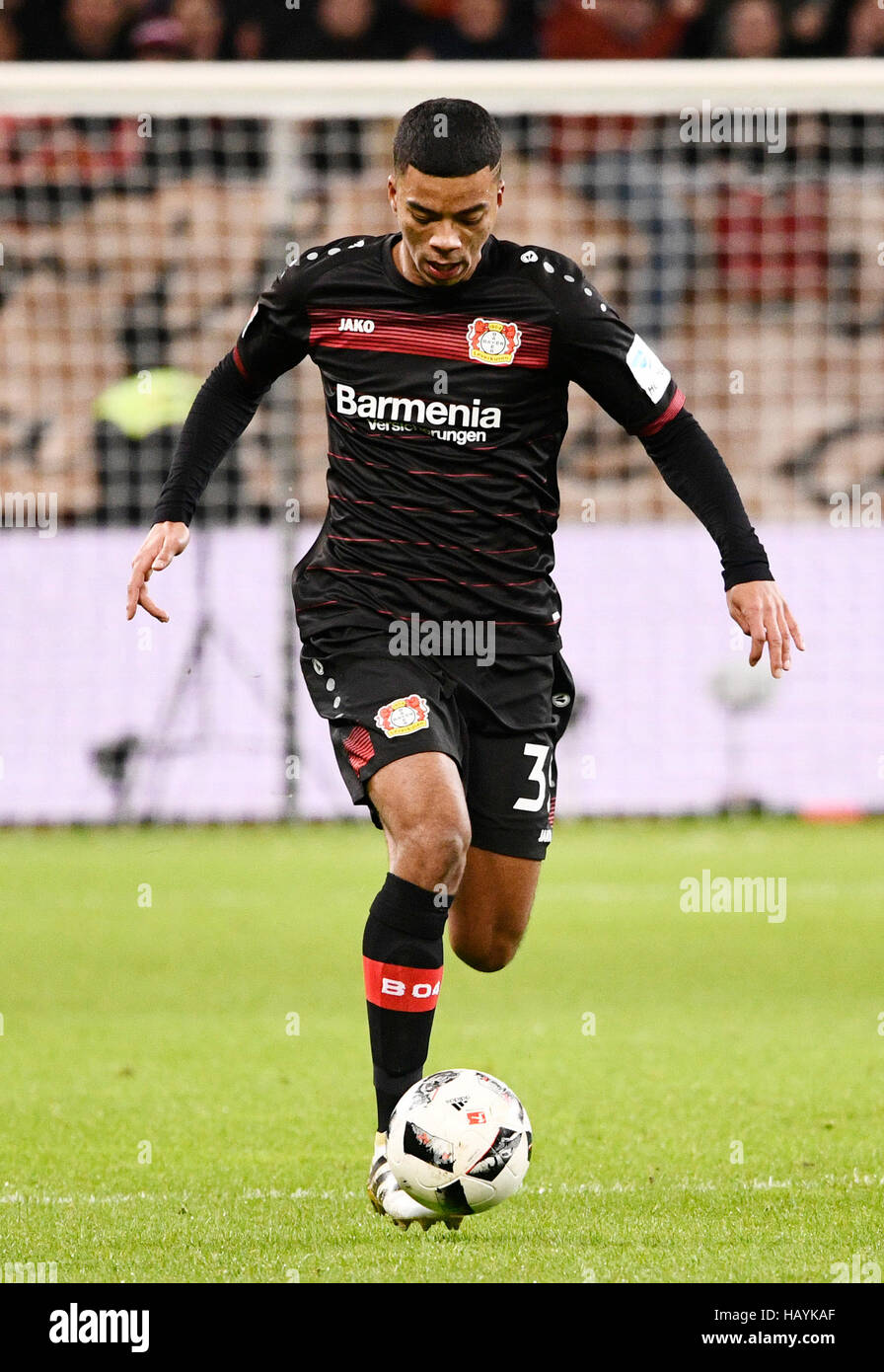 BayArena Leverkusen Deutschland 18.11.2016 1. Fußball-Bundesliga Saison 2016/17 matchday11, Bayer 04 Leverkusen vs. RB Leipzig---Benjamin Henrichs (LEV) Stockfoto