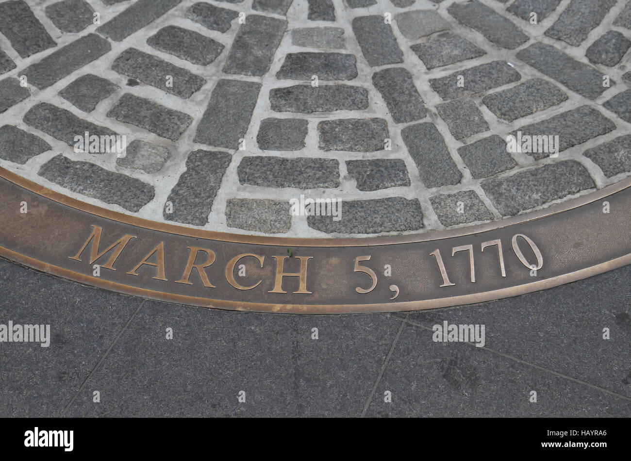 Die Stein schustert markieren den Ort des Massakers von Boston am 5. März 1770, außerhalb das Old State House in Boston. MA. Stockfoto