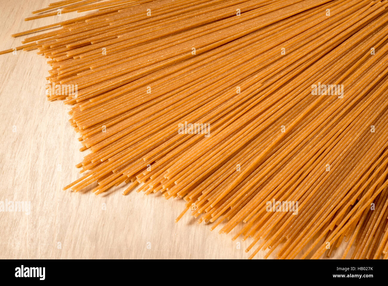 Vollkorn-Spaghetti Stockfoto