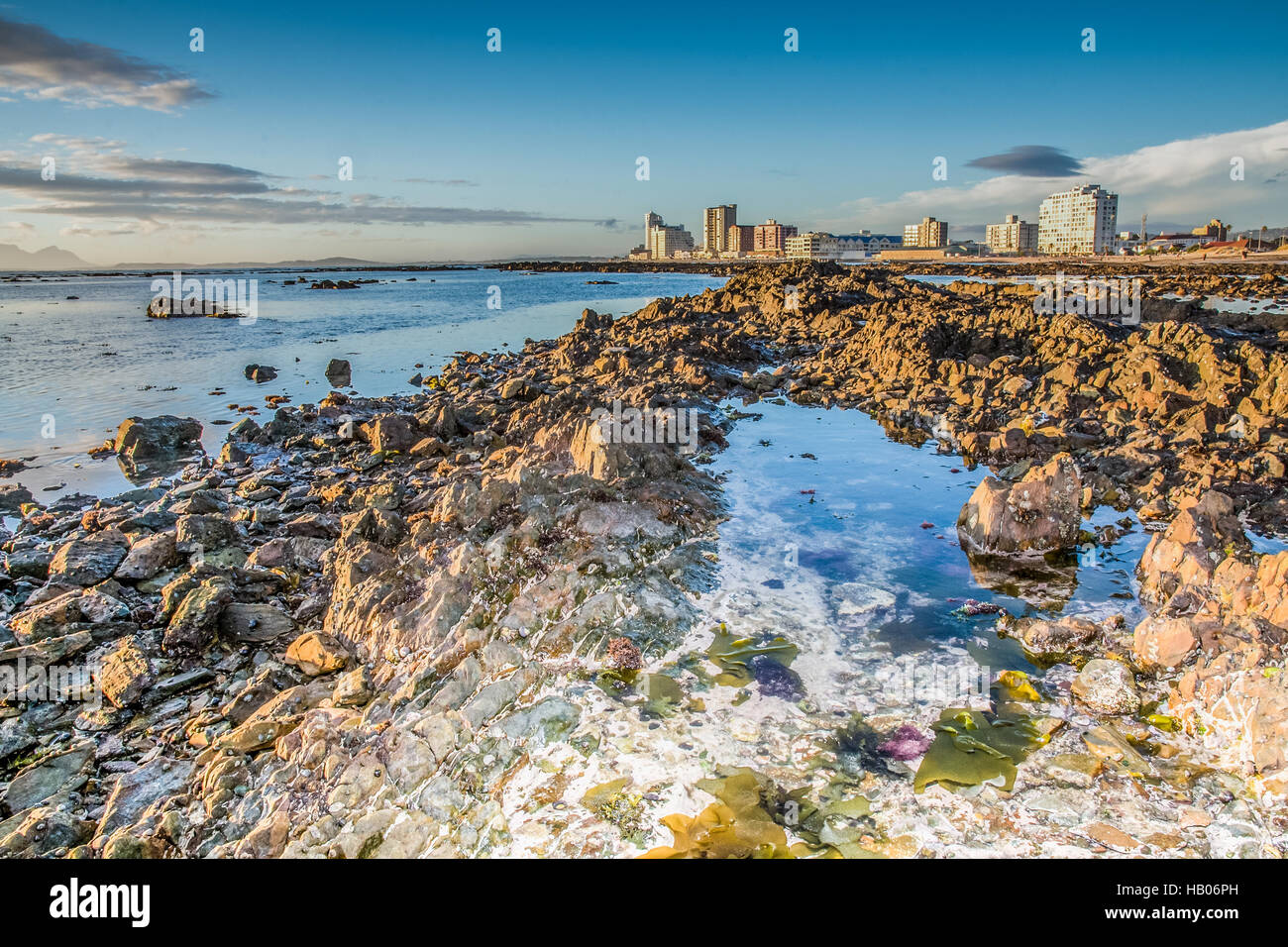 Bei Ebbe am Strand Stockfoto