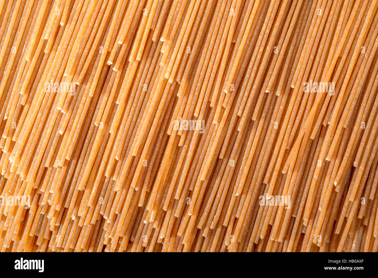 Spaghetti auf Holz Stockfoto