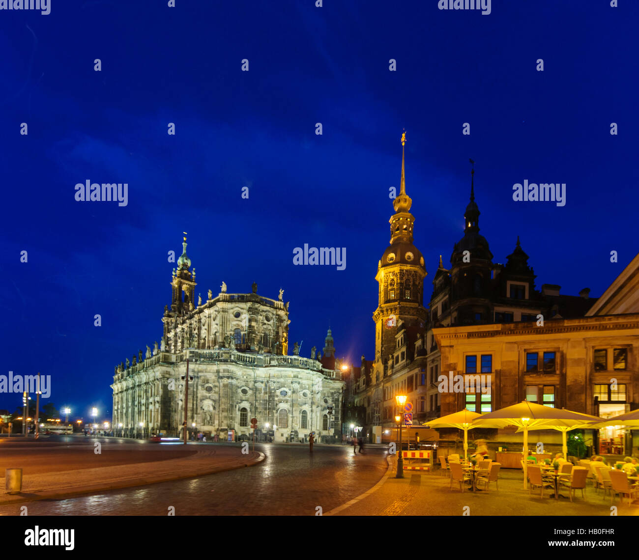 Dresden Theaterplatz Mit Kathedrale Hofkirche Schloss Mit Haus