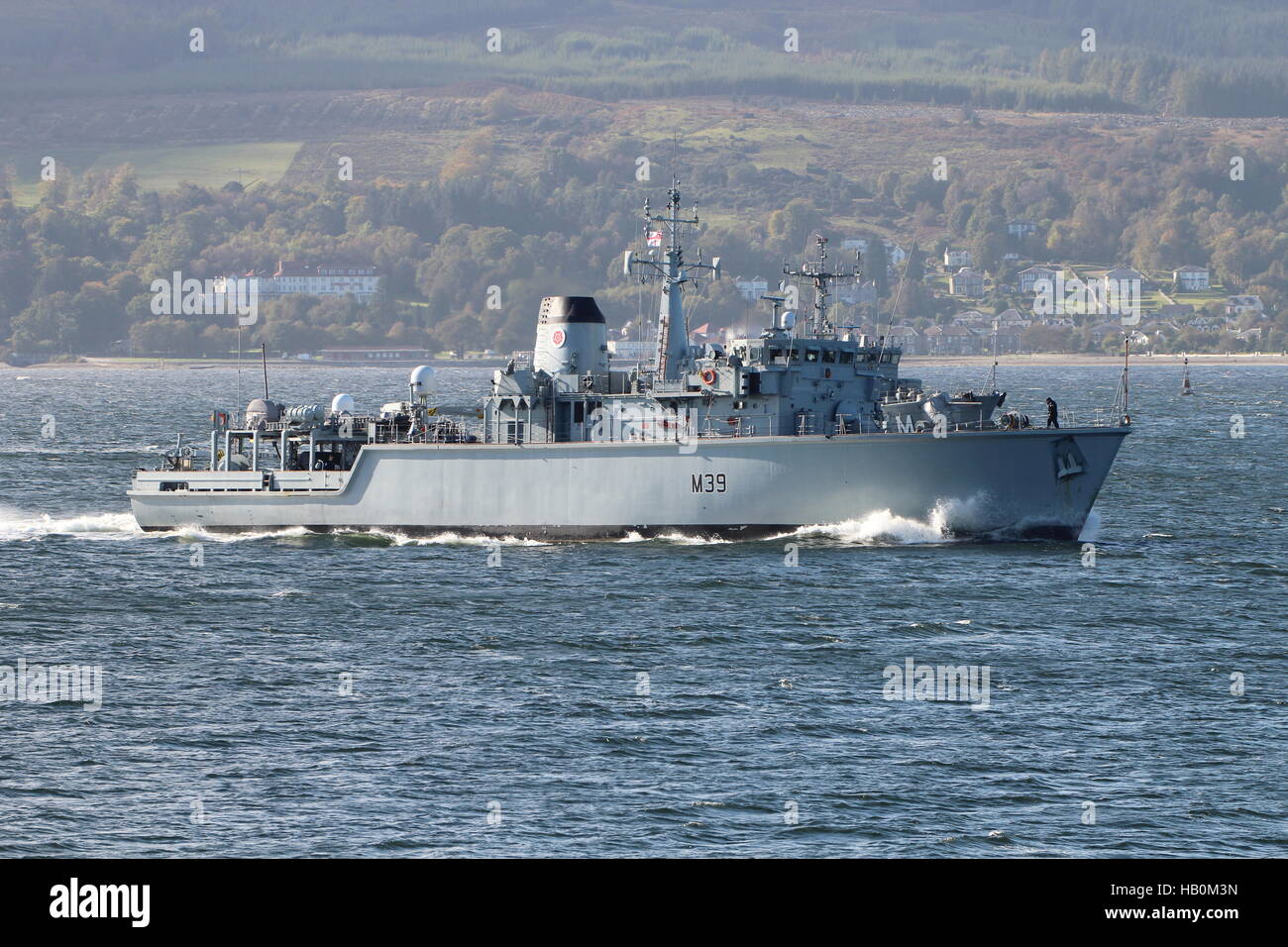 HMS Hurworth (M39), ein Jagd-Klasse Mine Gegenmaßnahmen Schiff der Royal Navy, Ankunft für Übung Joint Warrior 16-2. Stockfoto