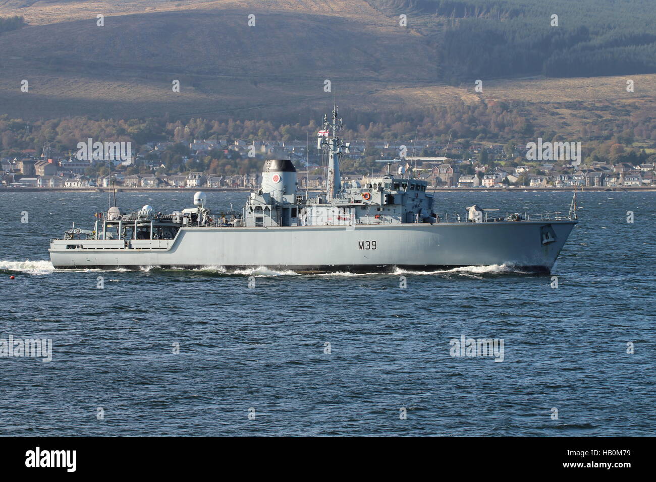 HMS Hurworth (M39), ein Jagd-Klasse Mine Gegenmaßnahmen Schiff der Royal Navy, Ankunft für Übung Joint Warrior 16-2. Stockfoto