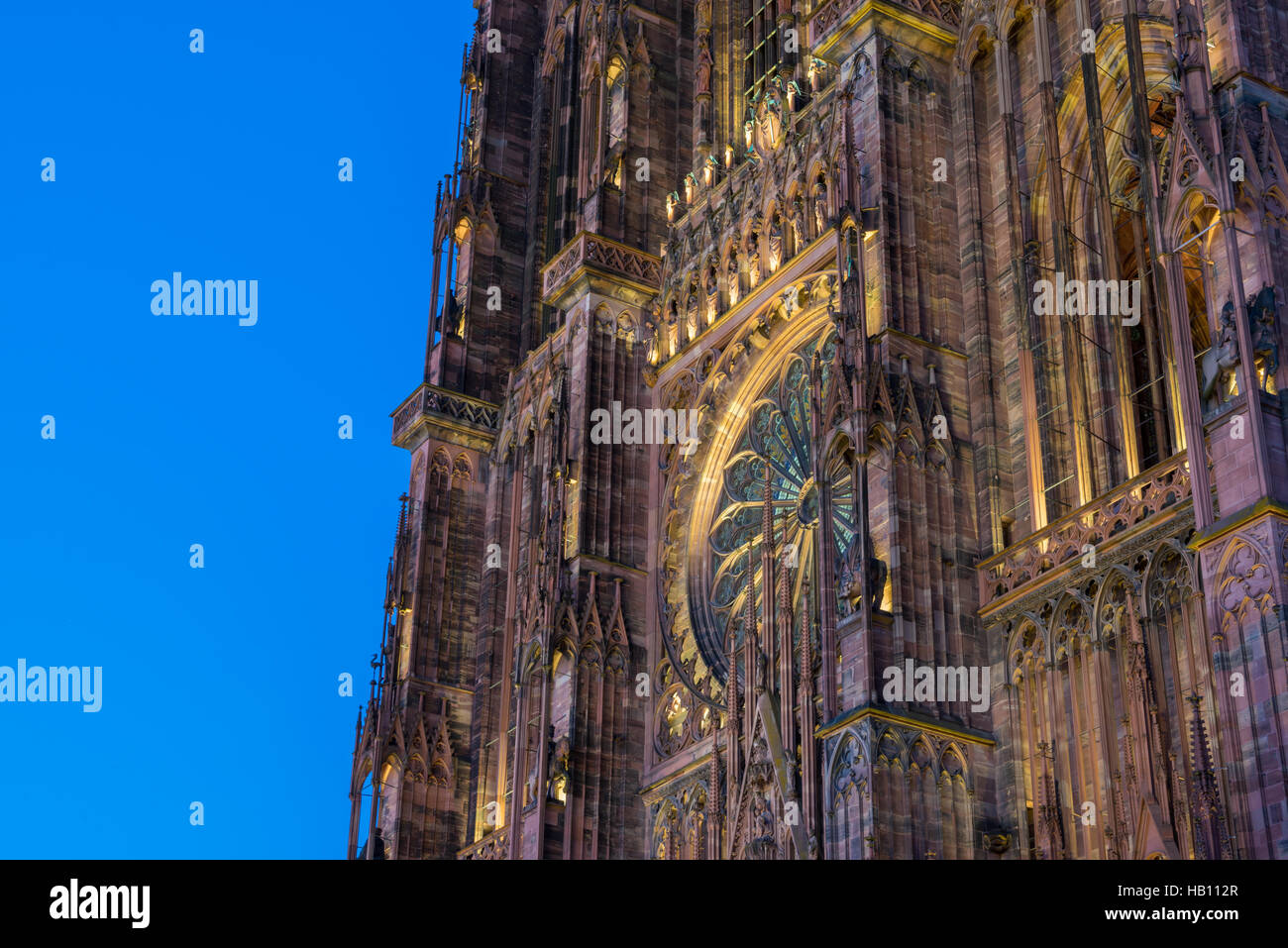 Ansicht des Straßburger Münsters aus Boden. Elsass, Frankreich Stockfoto