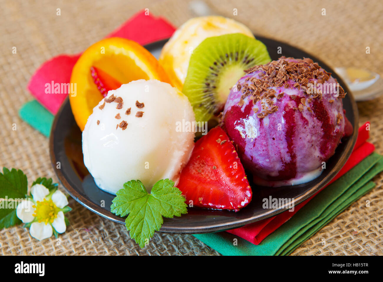 Gemischte Früchte Eis. Stockfoto
