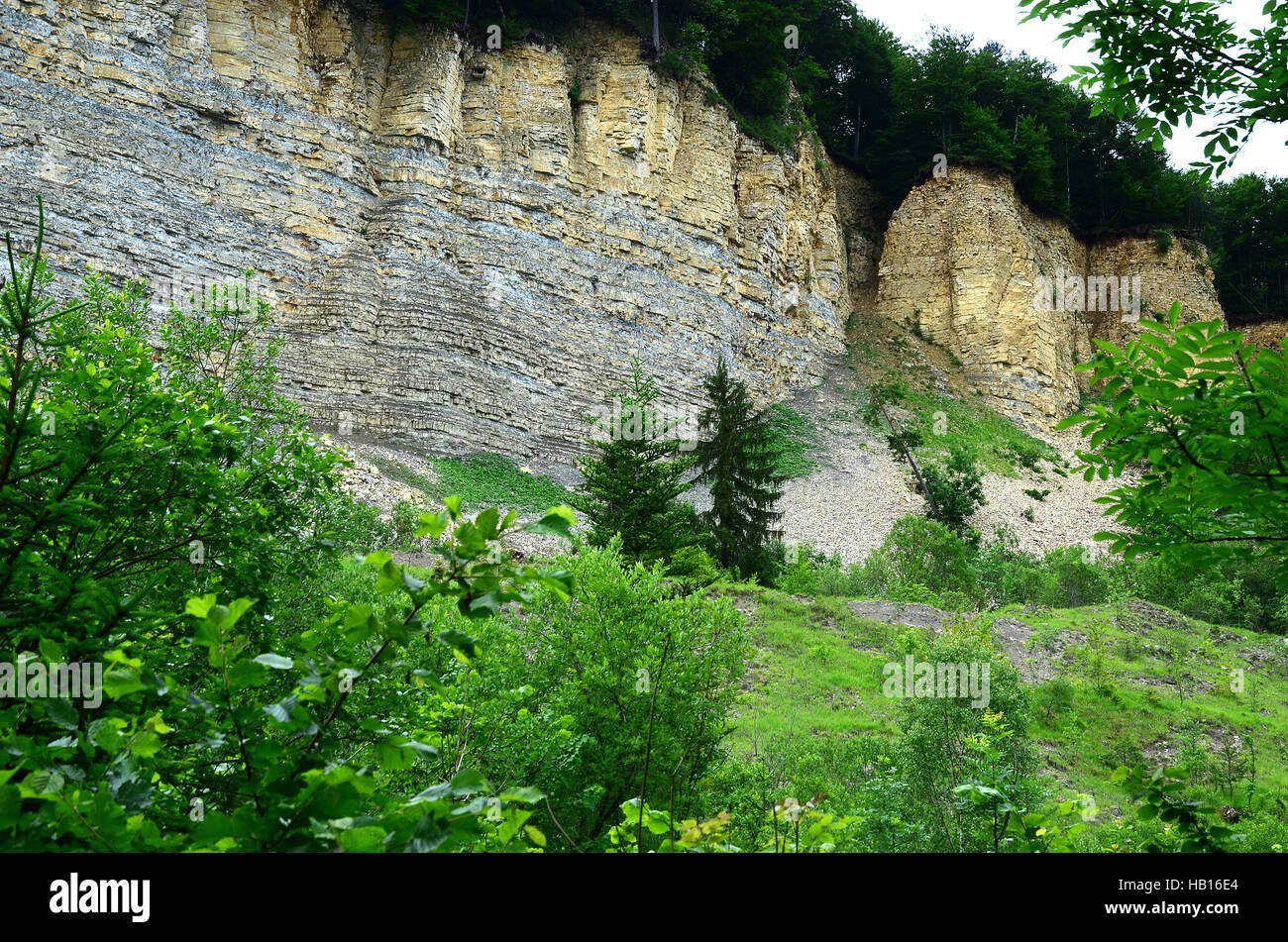 Erdrutsch, Gesteinsschichten; Deutschland, schwäbische Alb; Stockfoto