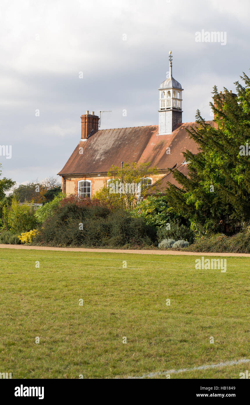 Oxford University Parks, Oxford, Vereinigtes Königreich, 23. Oktober 2016: Cricket Pavillon in den Parks der Universität in Oxford. Stockfoto