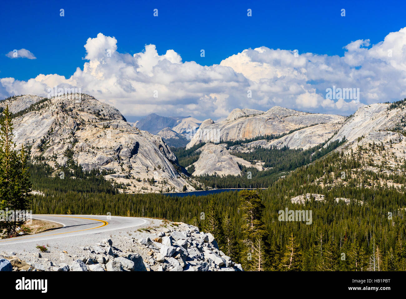 Tioga Pass ist ein Berg in der Sierra Nevada. State Route 120 fließt, und dient als die östlichen Einstiegspunkt für Yosemite Nati Stockfoto