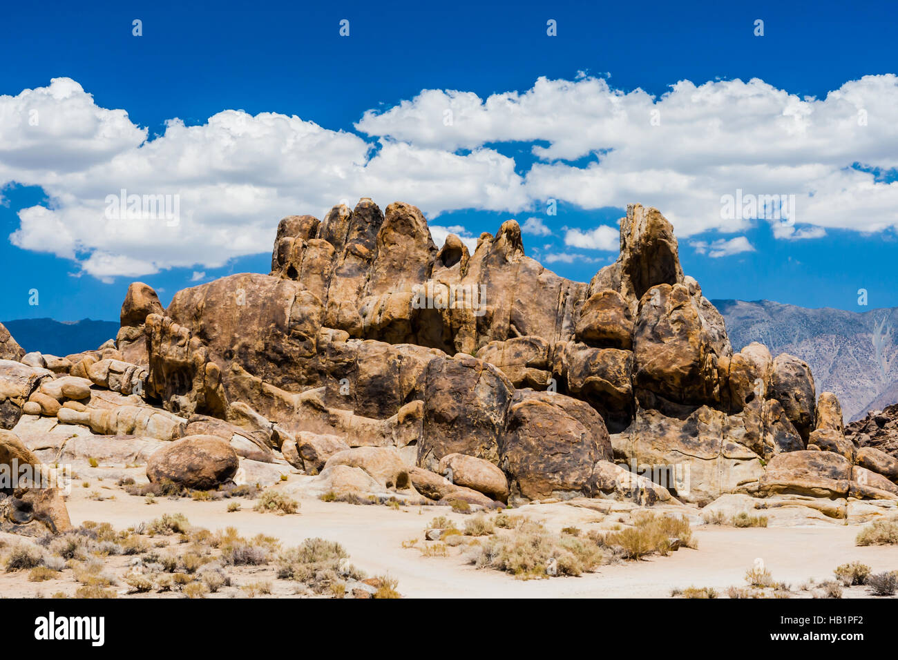 Alabama Hills sind eine Reihe von Hügeln und Felsformationen in der Nähe der östlichen Abhang der Berge der Sierra Nevada in Owens Valley, westlich von Lone Pine in Stockfoto