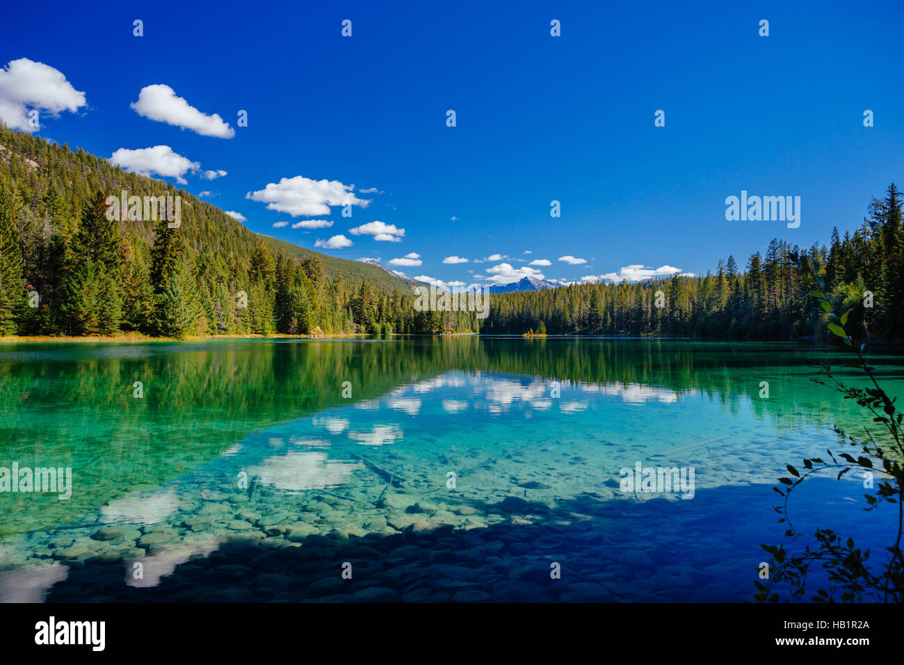 Das Tal der fünf-Seen-Wanderung bietet klare Seen mit einzigartigen Schattierungen von jade und blau. Das Tal der fünf-Seen-Schleife ist nur unter einem 5km-circui Stockfoto