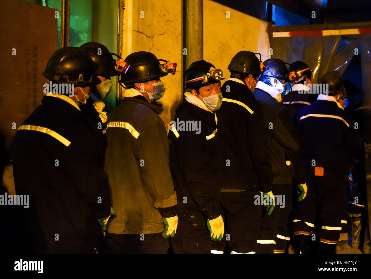 Qui est mort dans une explosion Fotos und Bildmaterial in hoher