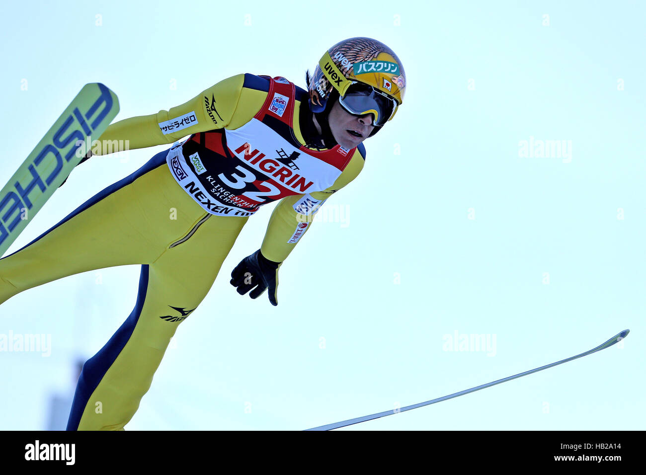 Klingenthal, Deutschland. 4. Dezember 2016. Der japanische Skispringer springt Noriaki Kasai von der Grossschanze während der ersten Bewertungsrunde bei der nordischen Ski-Weltcup in der Vogtland Arena in Klingenthal, Deutschland, 4. Dezember 2016. Foto: Jan Woitas/Dpa-Zentralbild/Dpa/Alamy Live News Stockfoto