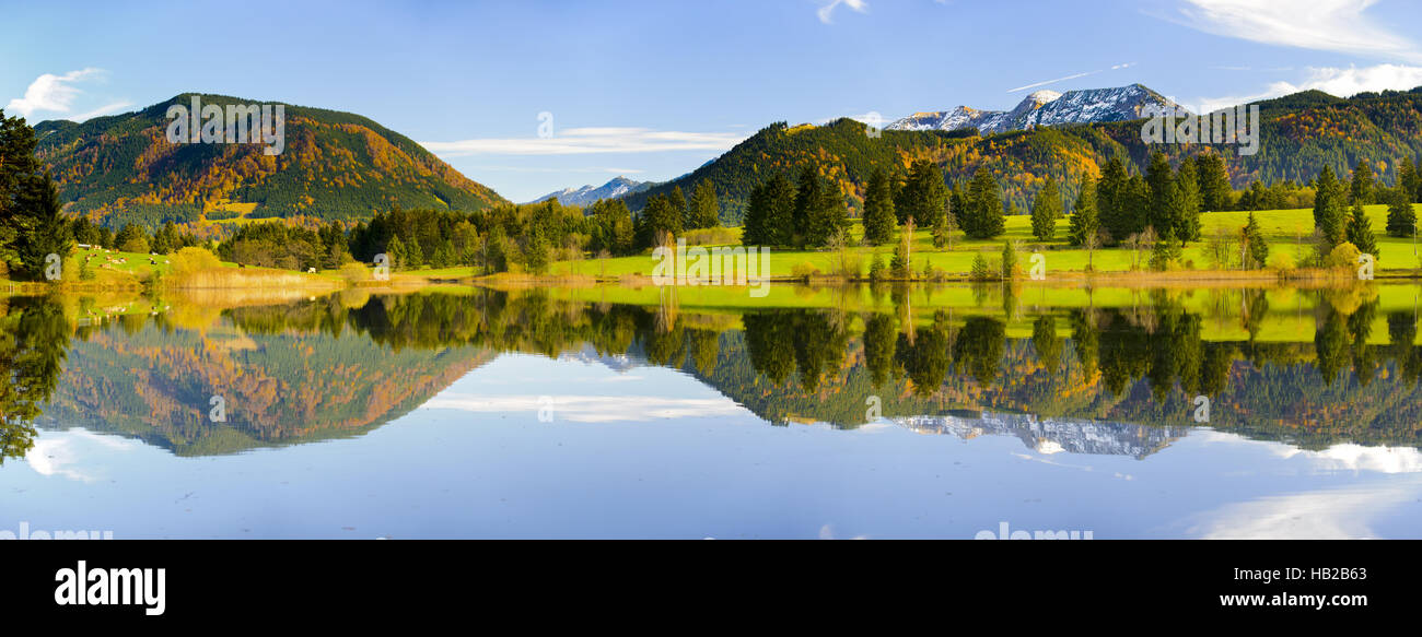 Spiegelung See in Bayern, Deutschland Stockfoto