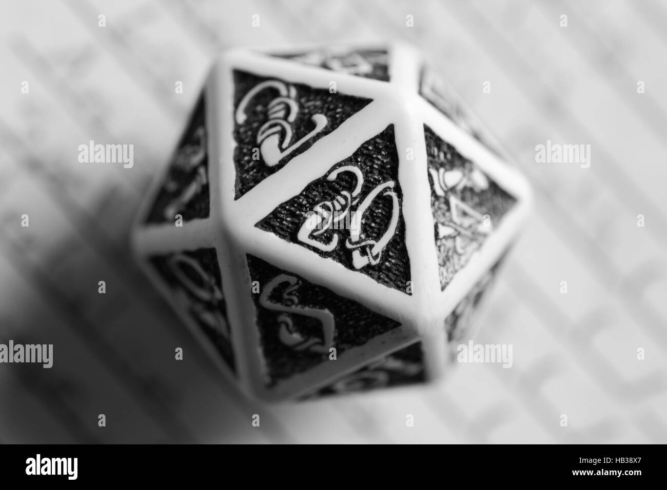 Rollenspiel-Würfel auf einem Charakterbogen Stockfoto