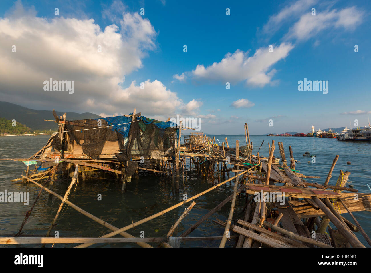 Fischerdorf auf Stelzen von Bang Bao Village. Insel Koh Chang, Thailand. Stockfoto