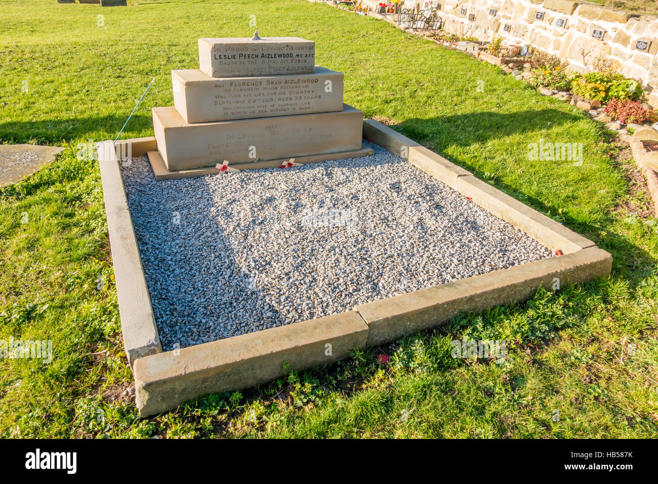 Die Grabstätte des großen Leslie Peech Aizlewood MC AFC WW1 flying Ace in Marske am Meer St. Germains Churchyard begraben Stockfoto