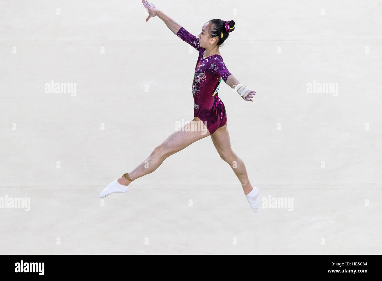 Rio De Janeiro, Brasilien. 9. August 2016.  Chunsong Shang (CHN) durchführt Fußbodenübung Dring Team-Wettbewerb bei den Olympischen Sommerspielen 2016. © Pau Stockfoto