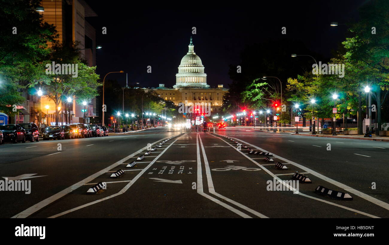WASHINGTON DC, USA - 24. Oktober 2016: United States Capitol Washington street View in der Nacht Stockfoto