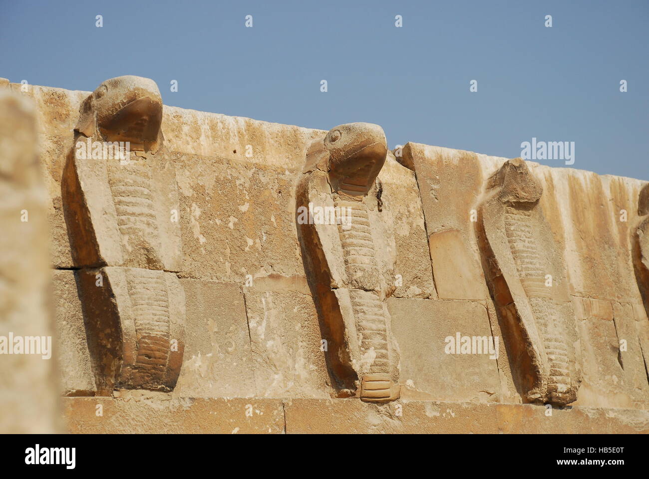 Cobra-Fries im Komplex des Königs Zoser am Saqaara-Ägypten 2700 v. Chr. Stockfoto