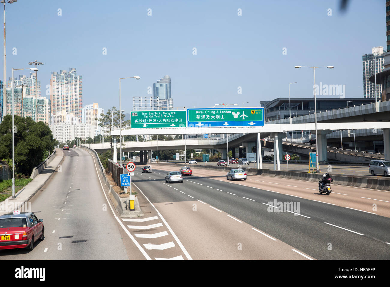 Verkehrszeichen mit Englisch und Chinesisch, Hong Kong China Stockfoto