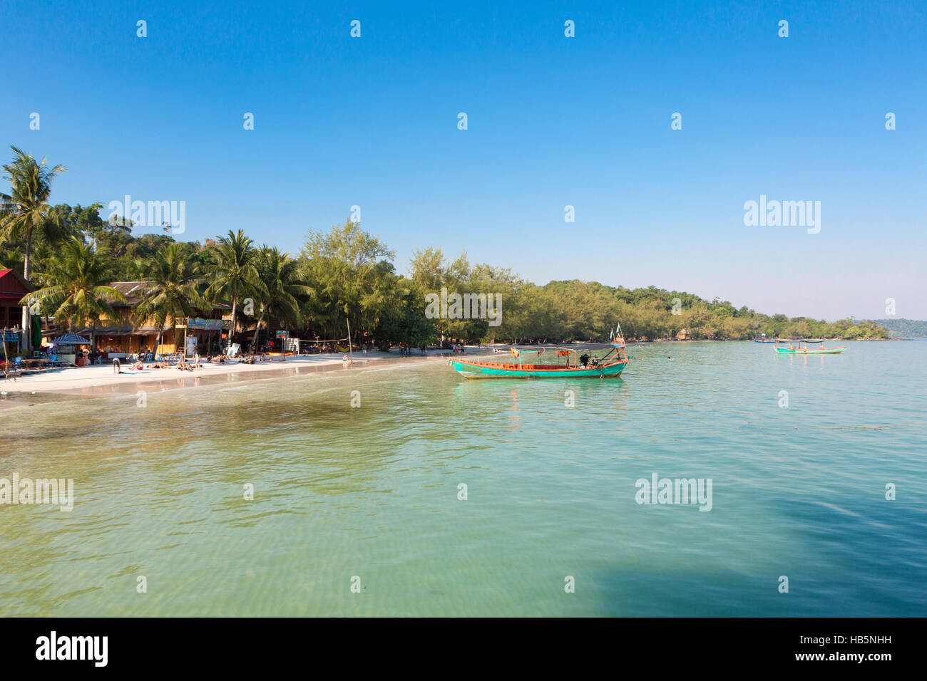 Mit Stadtblick mit Khmer Boote, Strand von Koh Rong. Kambodscha Stockfoto