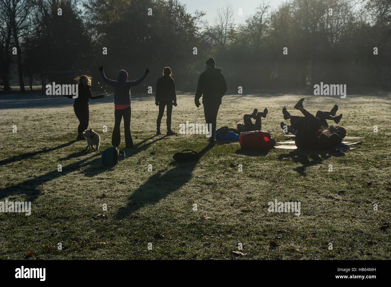 Am frühen Morgen Übung in einem Londoner park Stockfoto