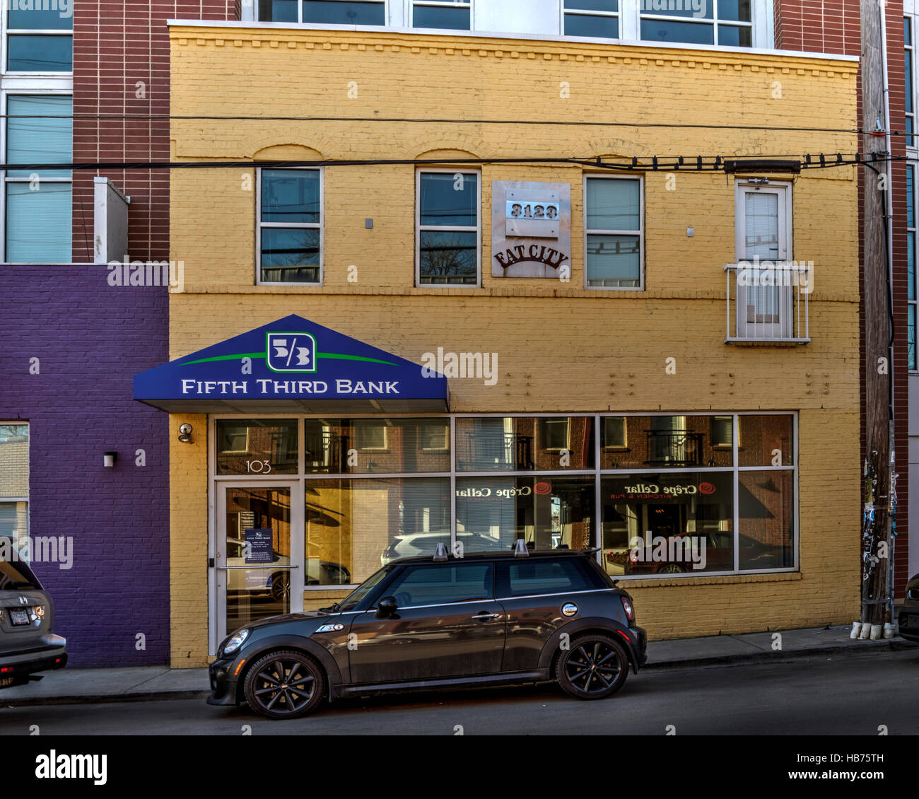 Fat City Lofts und Fifth Third Bank in NoDa, Charlotte, NC Stockfoto Fat City Lofts und Fifth Third Bank in NoDa, Charlotte, NC Stockfoto